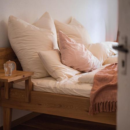 Gehobenes Ambiente In Historischer Wohnung Walting Bagian luar foto