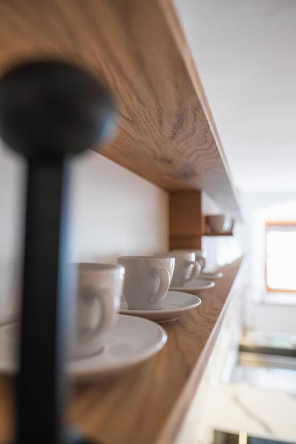 Gehobenes Ambiente In Historischer Wohnung Walting Bagian luar foto