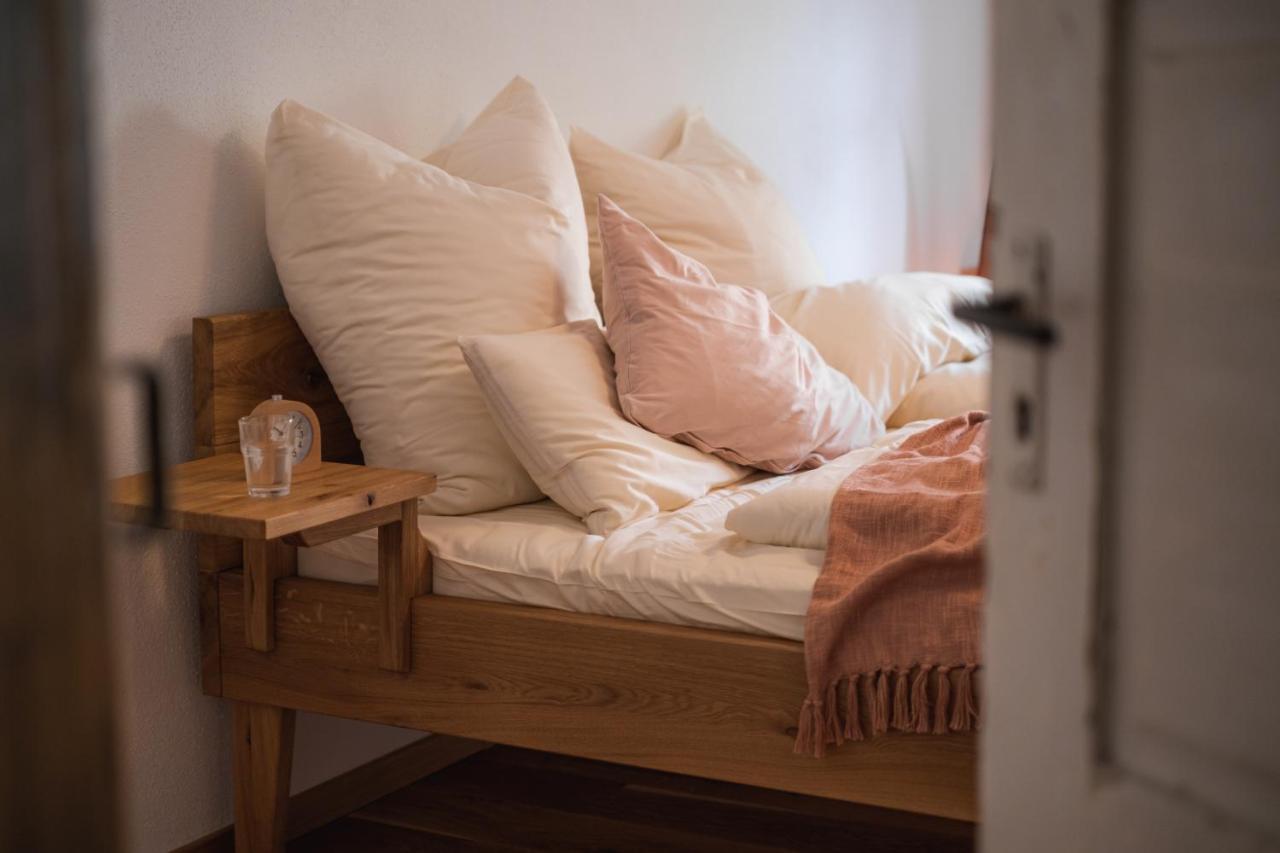 Gehobenes Ambiente In Historischer Wohnung Walting Bagian luar foto