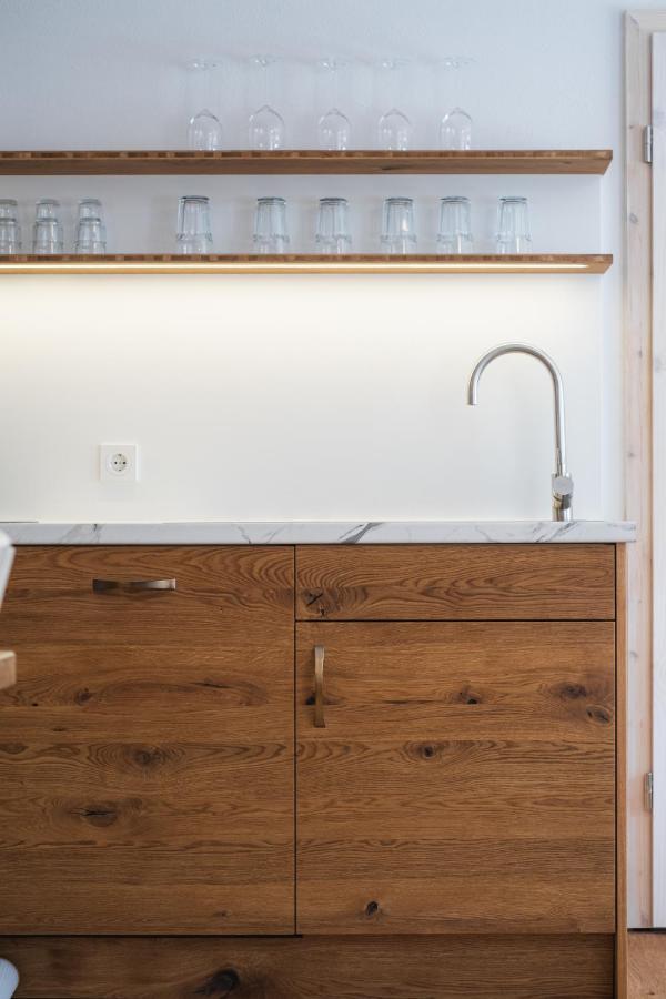 Gehobenes Ambiente In Historischer Wohnung Walting Bagian luar foto